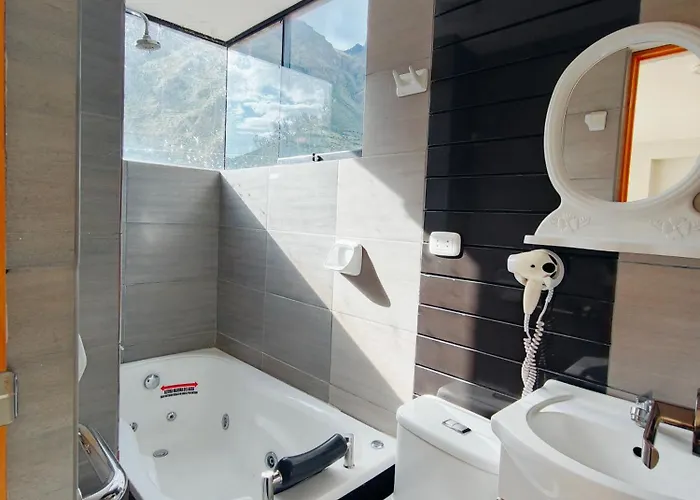 California Hotel Calca